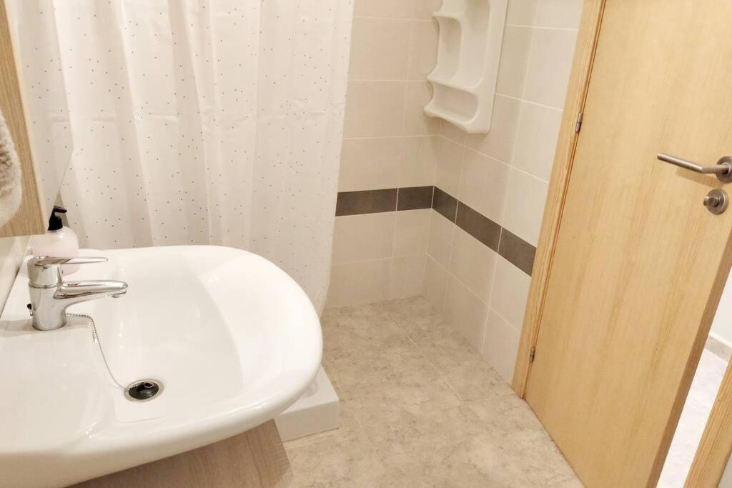 Апартаменты Residencial Azahar, Piscina Y Parking Gratis Монкофар Экстерьер фото